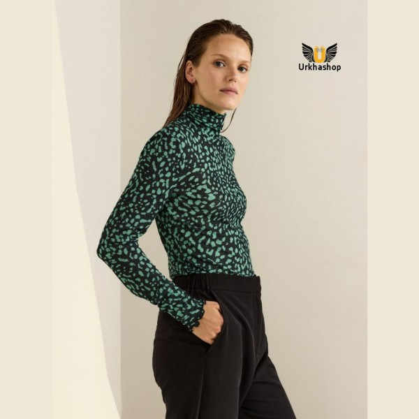 Turtle neck printed top for women